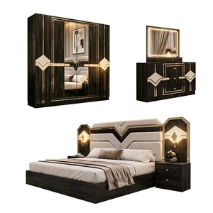 Juego de Muebles de Lujo para Dormitorio con Cama King Size, Estructura de Madera y Cabecera Iluminada, Estilo Moderno - Product Image 6