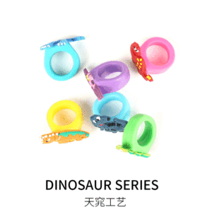 Bague pour enfants en plastique souple motif dinosaure poupée créative en PVC - Product Image 3