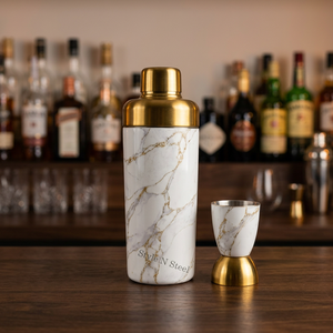Ensemble de barware de luxe moderne et durable en 2 pièces comprenant : 1 shaker à cocktail droit et 1 doseur double face - Product Image 4