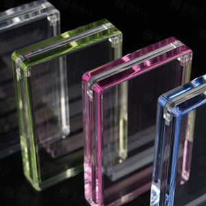 Étui de présentation pour cartes gradées en acrylique transparent résistant aux UV avec couvercle magnétique, couleur personnalisée - Product Image 5