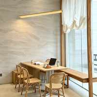Vitrine à desserts sur mesure avec éclairage LED de luxe, design intérieur de boutique de desserts