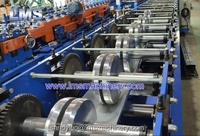 Ligne de production de tuyau de vidange de gouttière de gouttière Rouleau de cadre en acier formant la machine Machine de profilage avec moteur à roulement central