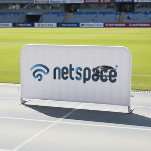 Housses de barrières de contrôle de foule réutilisables personnalisées avec impression couleur intégrale, signalétique en tissu pour événements sportifs et courses - Product Image 4