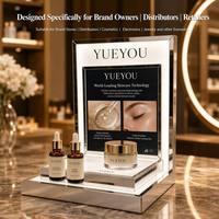 Présentoir de Comptoir Éclairé à Niveaux en Acrylique Moderne de Luxe avec Rétroéclairage LED et Bordure Miroir Argentée pour Soins de la Peau