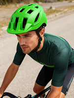 Casque de vélo en PC pour adultes de nouveau design de couleur verte avec chapeaux de cyclisme en plein air portables intégrés pour l'équitation à vélo