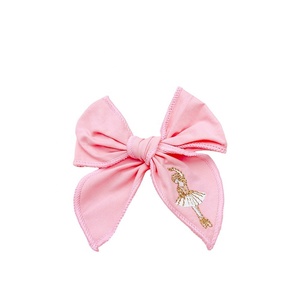 Pinza de Pelo Bordada para Niña, Diseño de Bailarina, Color Rosa Dulce, Hecha a Mano, con Tela, para Regalo - Product Image 2