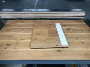 新しい木製フローリング寄木細工オーク無垢材床設計広葉樹床ワイド板