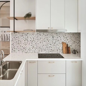 Armoires de cuisine blanches minimalistes modernes, armoire en forme de L sur mesure avec poignées dorées pour la rénovation de la maison - Product Image 1