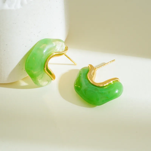 ต่างหูเรซิ่นรูปตัว C สแตนเลสสตีล 304 ชุบทอง 18K สไตล์มินิมอล เรียบง่าย เหมาะสำหรับผู้หญิง สวมใส่ได้ทุกวัน - Product Image 4