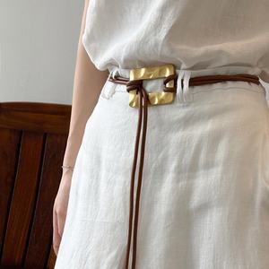 Ensemble en lin tendance 2025 pour femme : haut rayé et jupe midi à volants (2 pièces) - Product Image 2