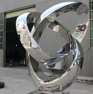 Escultura de Anillo de Möbius de Acero Inoxidable, Estilo Pop Art, 2023, en Venta - Product Image 2