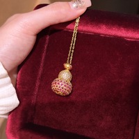 Collier gourde vintage en zircon et rubis, design 3D tendance, chaîne de clavicule exquise, bijoux 2026