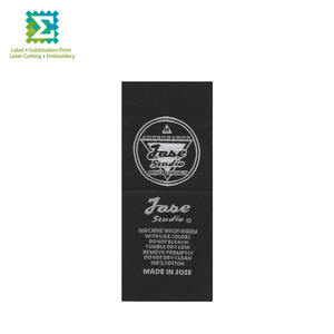 Etiquetas de Cuidado Bordadas de Lujo Más Vendidas en Taiwán para Prendas, Lavables, de Poliéster, Técnica de Tejido Plegado al Centro - Product Image 3