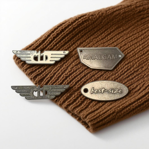 Etiquetas Metálicas Redondas y Rectangulares Doradas Grabadas, Duraderas, con Logotipo Personalizado, Etiquetas con Nombre de Marca para Lencería - Product Image 2
