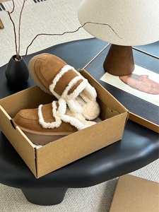 Botas de Nieve Cálidas de Diseño Clásico Personalizadas Originales 2026 con Forro de Piel de Oveja y Suela Resistente a los Olores - Product Image 3