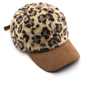 Casquette tendance avec fourrure d'agneau rétro personnalisée, broderie personnalisée d'hiver, casquette de baseball en laine d'agneau chaude d'hiver - Product Image 3