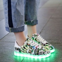 Chaussures bateau confortables à enfiler avec LED lumineuses USB pour l'hiver, respirantes et illuminées, pour garçons, filles et femmes, modèle de luxe