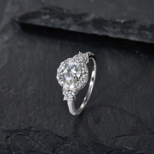 Bague en argent sterling S925 avec grande pierre ronde et double halo en moissanite, bague de fiançailles de luxe tendance pour femmes - Product Image 4