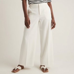 Pantalones de mujer al por mayor, de cintura alta, pierna ancha, hasta el tobillo, de crepé blanco liso, fabricados en Vietnam - Product Image 1