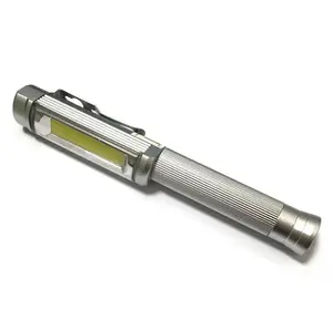 ไฟฉาย LED ขนาดเล็กทรงปากกาสีเงินโคมไฟหนีบกระเป๋าไฟฉายตั้งแคมป์
