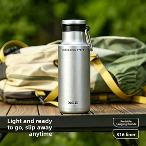 Mug isotherme sport pour homme, bouteille d'eau en acier inoxydable à isolation sous vide, légère, portable, pour la randonnée en plein air, isolation thermique - Product Image 1