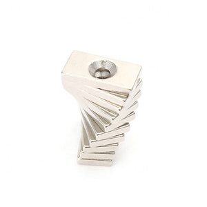 Tùy chỉnh công suất cao vĩnh viễn từ <span class=keywords><strong>NdFeB</strong></span> vòng hình bầu dục Khối cong Cube N50 N52 Nam châm Neodymium - Product Image 6