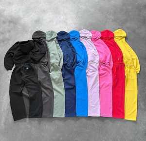 Ensembles de survêtements personnalisés en molleton de coton et French Terry pour hommes et femmes, comprenant un sweat à capuche structuré et un pantalon de survêtement - Product Image 3