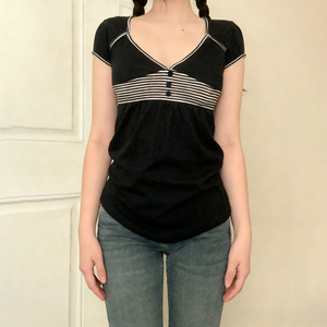 T-shirt tricoté d'été pour femme, col en V, manches courtes, boutonné, à rayures et patchwork, coupe ajustée trapèze, style décontracté Y2K streetwear - Product Image 3