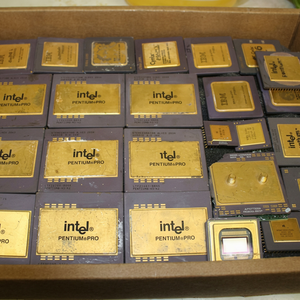 Déchets de broches de processeur et de connecteurs de RAM pour la récupération d'or de PC de bureau, boîtes de 30 kg - Product Image 5
