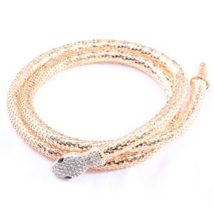 Collar de cadena dorada con forma de serpiente e incrustaciones de diamantes para mujer, joyería de fiesta, aleación de zinc, diseño animal, accesorio de moda. - Product Image 3