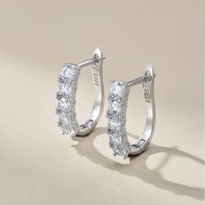 ต่างหูห่วงเพชรคิวบิกเซอร์โคเนีย 5A ดีไซน์ Dylam Sparkle ชุบโรเดียม เงินแท้ 925 สำหรับผู้หญิง เครื่องประดับชั้นดี - Product Image 4