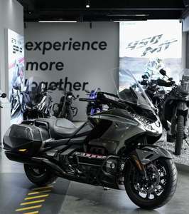 Motos d'occasion Gold Wing GL1800 par Honda1 |   Embrayage hydraulique |   <span class=keywords><strong>Moto</strong></span> de tourisme à six cylindres en ligne de 1833 cm³ - Product Image 6