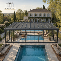 Véranda mobile moderne en aluminium et verre, conçue avec une vue panoramique et un design quatre saisons pour balcons et serres