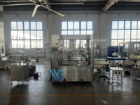 Ligne de production automatique haute vitesse pour le remplissage et le scellage d'aérosols Bov pour la fabrication de déodorants et de sprays corporels