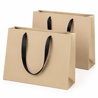 Sac de shopping en papier blanc de qualité supérieure pour l'emballage de produits cosmétiques et de beauté avec impression de logo personnalisé et finition de luxe