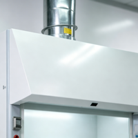 Hotte de laboratoire tout acier avec système d'air frais pour une évacuation contrôlée et une ventilation plus sûre des laboratoires chimiques