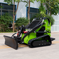 Mini-chargeuse compacte sur chenilles avec accessoires hydrauliques pour projets agricoles et de construction