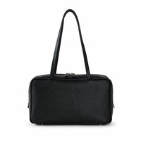 Sac fourre-tout noir en PU grainé de la collection Retail avec logo imprimé et production à faible MOQ