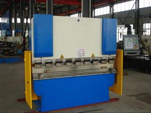 เครื่องดัดโลหะไฮดรอลิก CNC แบบหลายแกนควบคุมอัจฉริยะความแม่นยำสูงอัตโนมัติเต็มรูปแบบ รุ่น PB-40/2500 CNC - Product Image 3