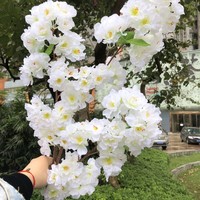Premium 3-Zweigige Kirschblüten-Kunstblume mit Dicht Gereihten Blättern für Raumdekoration und Baumverzierung