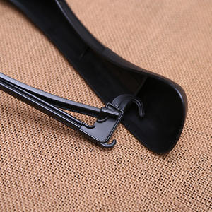 Kledinghangers van kunststof, OEM, extra brede schouder, zwart - Product Image 3