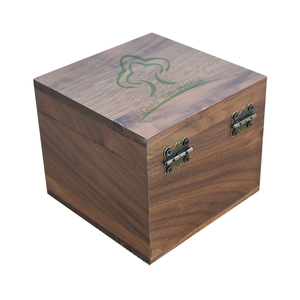 Caja de madera de nogal para artesanías, joyero cuadrado de madera con tapa con bisagras, recuerdo de madera - Product Image 2