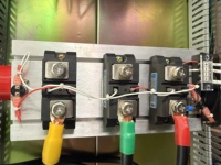 Interrupteur de proximité pour machine à enrouler, dispositif de détection pour pièces de machine à tissu non tissé