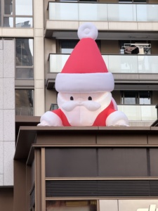 Modello Gonfiabile di Babbo Natale con Luci LED per Diffondere l'Allegria Natalizia e Decorare il Giardino - Product Image 3