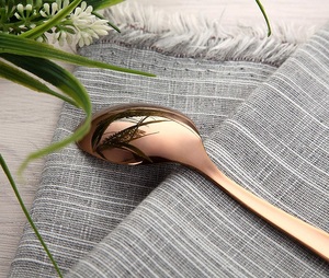 Juego de Cubiertos de Acero Inoxidable de 16 Piezas, Color Oro Rosa, con Logotipo Personalizado, Estuche de Cubiertos con Acabado Espejo, Característica Sostenible para Regalos - Product Image 4