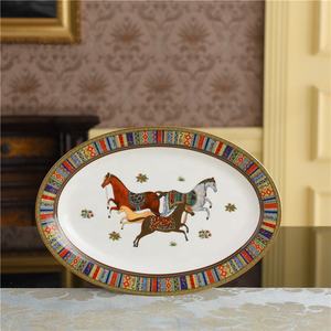 58 pièces de vaisselle de luxe en porcelaine fine, service de table en porcelaine avec bordure dorée, service à café avec coffret cadeau - Product Image 3