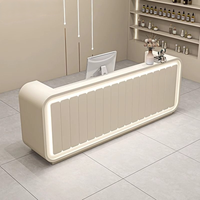 Bureau d'accueil moderne et durable pour salle de sport et salon de beauté avec couleur personnalisable et matériau en bois HDF