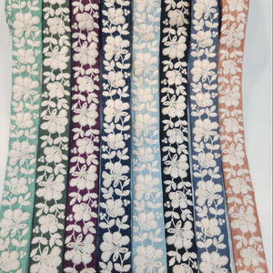 Vente en gros de bordure en dentelle de tulle brodée de style ethnique vintage en maille colorée - Product Image 1