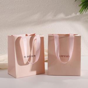 Bolsa de Regalo Ecológica de Lujo con Cinta, Impresión Personalizada, Materiales Reciclados Rosados, Empaque para Ropa, Pequeños Negocios, Hot Stamping - Product Image 1