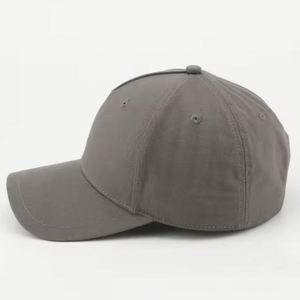Gorra de Béisbol con Área de Diseño Bordado y Construcción Cómoda para Deportes de Equipo y Uso Casual - Product Image 2